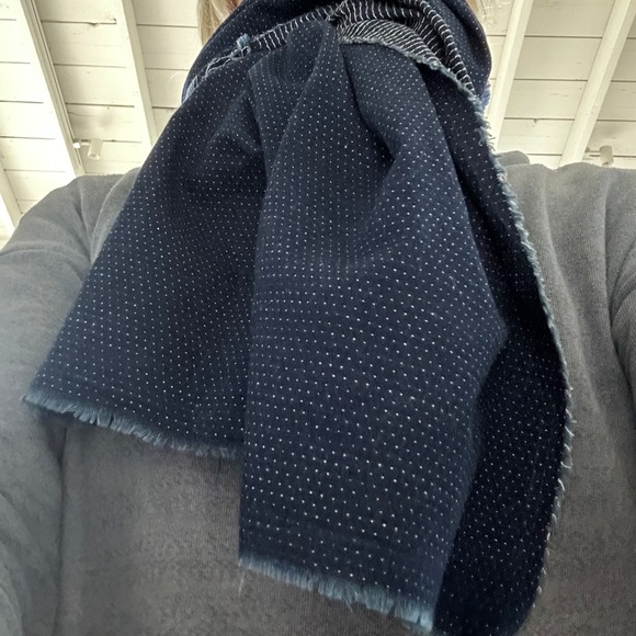 American Colors scarf by Alex Lehr.100% Organic cotton. Indigo/white - Picture 4 of 4